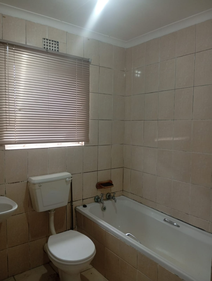  Bedroom Property for Sale in Llitha Park Western Cape